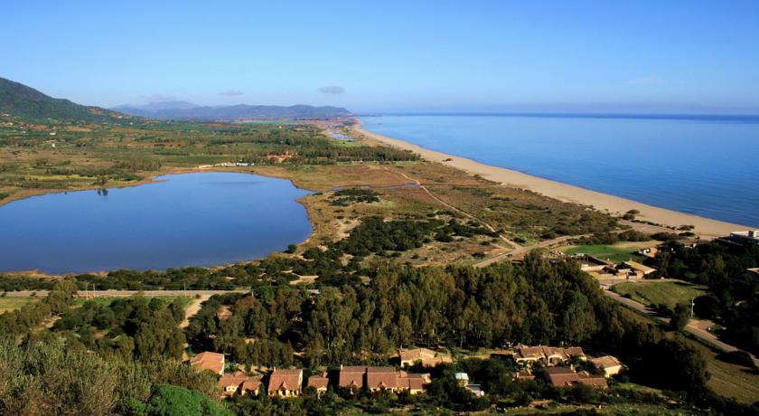 Spiaggia e stagno di Torre Salinas
